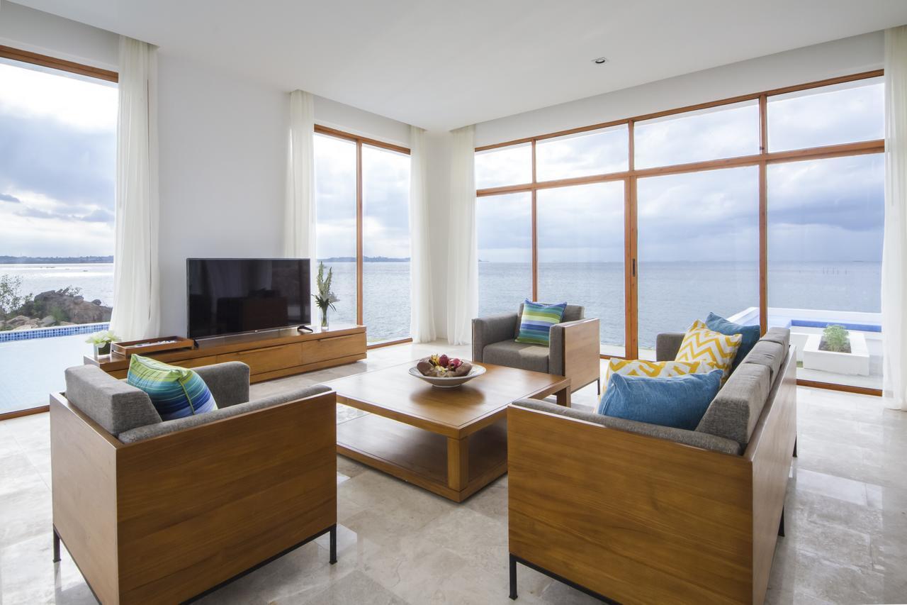 Premier Five-Bedroom Seafront Residence,1742792153:JPEG